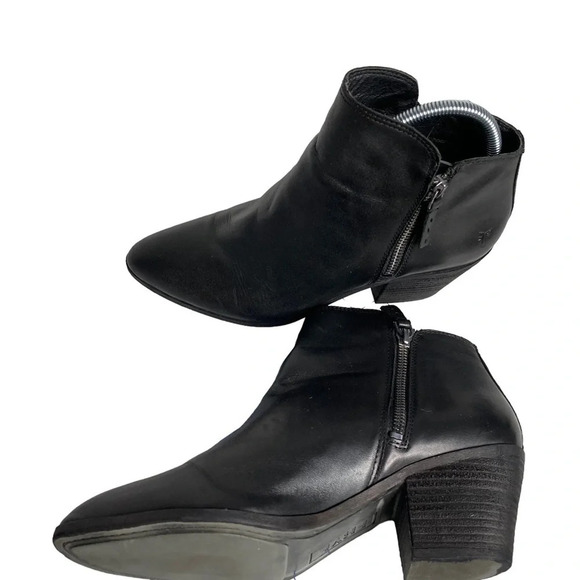 Frye Judith Black Double Side Zip Ankle Bootie. Sz: 8.5 - Picture 11 of 12